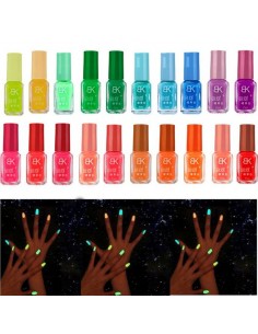Esmalte de uñas fluorescente